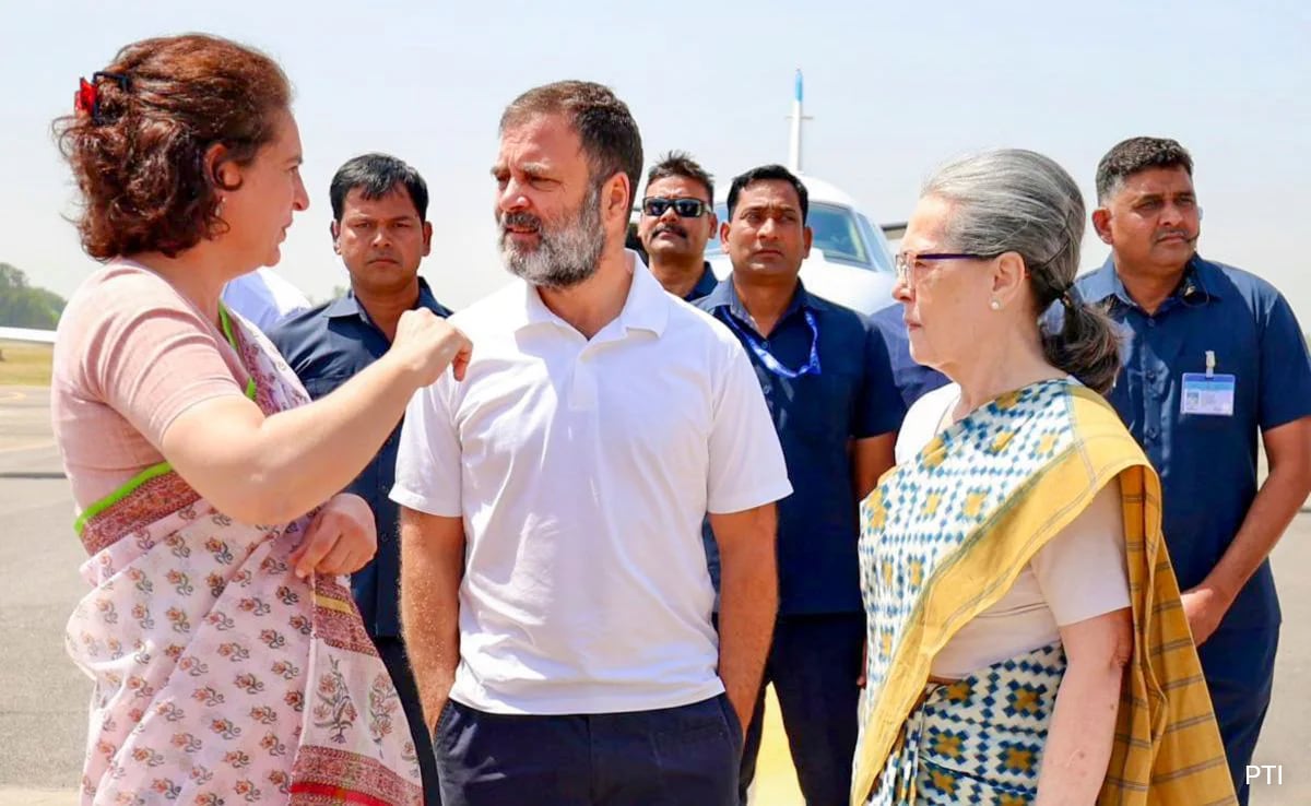 Read more about the article Rahul Gandhi Arrives In Raebareli On Special Flight With Family, Top Aides