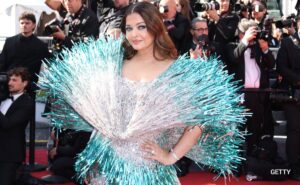 All That Glitters Is Actually Aishwarya Rai Bachchan On The Red Carpet