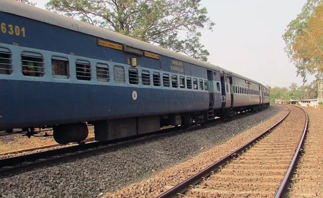 Read more about the article Woman’s Luggage Stolen In Train, Indian Railways Told To Pay Her Rs 1 Lakh