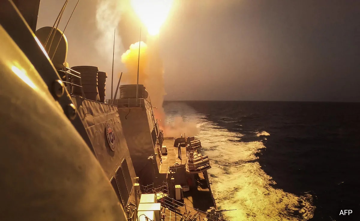 Read more about the article Explosion Reported Near UK Merchant Vessel In Red Sea Off Yemen