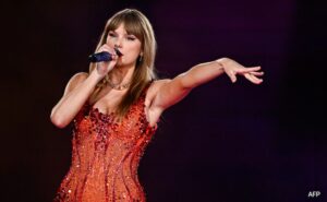 Read more about the article Taylor Swift’s Private Airfield Near London Targeted By Climate Activists