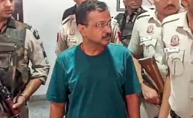 Read more about the article AAP vs Tihar Jail On Arvind Kejriwal’s Loss Of Weight, Drop In Blood Sugar