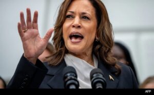 Read more about the article Kamala Harris Leads Trump In New Poll After Biden Dropout