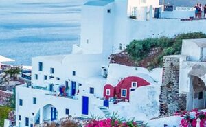 Read more about the article Greece’s “Instagram Island” Santorini Worried About “Overtourism”