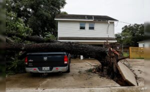 Read more about the article Storm Beryl Kills 2, Knocks Out Power As It Churns Across Texas