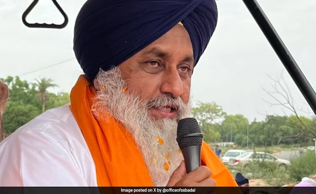 Read more about the article Akali Dal Chief Sukhbir Singh Badal Summoned By Top Sikh Body Over Rebels’ Allegations