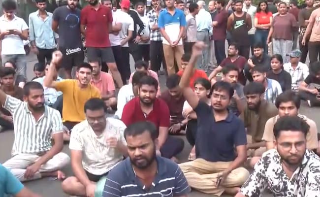 Read more about the article Delhi Basement Deaths Spark Massive Students’ Protest, AAP-BJP Blame Game