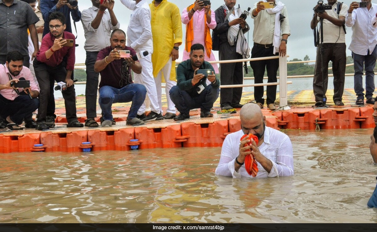 Nitish Kumar's Deputy Removes Turban He Had Vowed To Wear Until...