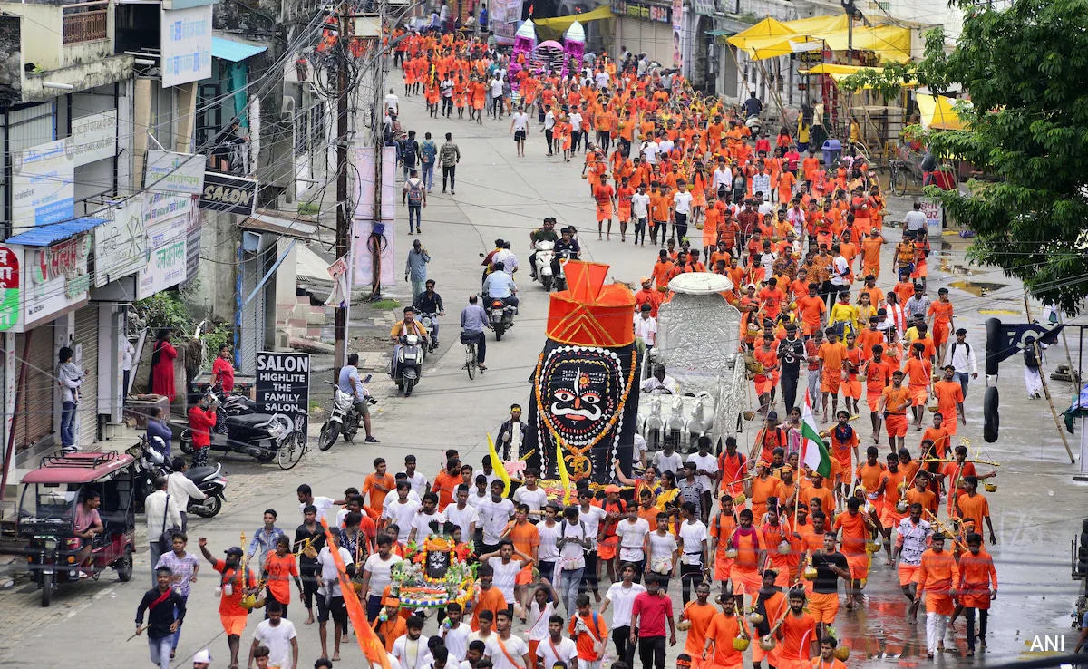 Read more about the article Petitioners In Top Court On Kanwar Yatra Eateries Order