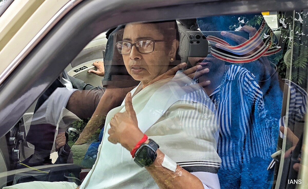 Read more about the article Mamata Banerjee’s Big Claim Over Key Meet Fact-Checked By Centre