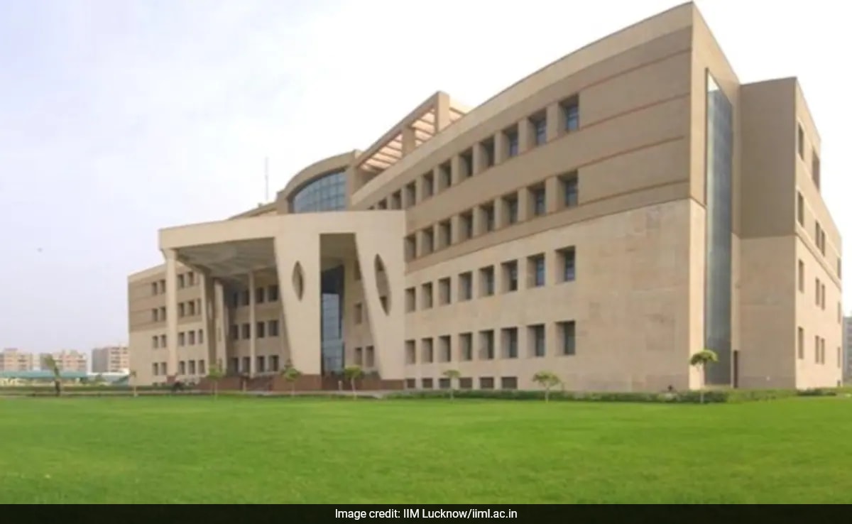 IIM Lucknow Hiring Programme Associate, Check Details