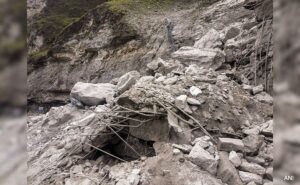 Read more about the article Badrinath National Highway Closed Again Due To Massive Landslide In Uttarakhand