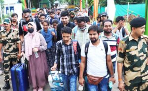 Read more about the article Indo-Bangladesh To Remain Open For 24 Hours For Students, Stranded People To Enter India