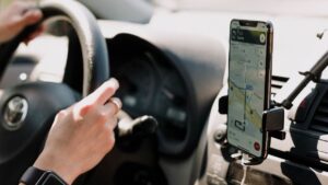 Read more about the article Google Maps Patent Hints at a Multi-Car Navigation Feature, Enabling Easier Group Travel