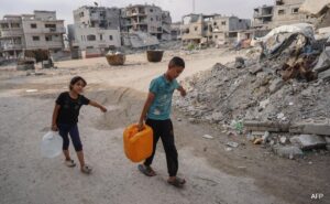 Read more about the article Gazans Scour Ruins For Water