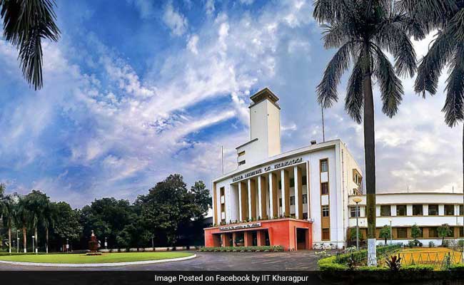 Read more about the article IIT Kharagpur Offers Scholarships To Undergraduate, Postgraduate Students