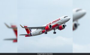 Read more about the article Air Indias 1st Narrow-Body Jet Airbus A320neo In New Livery Lands In Delhi