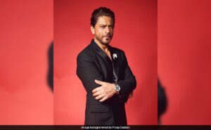 Read more about the article Shah Rukh Khan, First Indian Actor, Honoured With Gold Coins By Grevin Museum In Paris