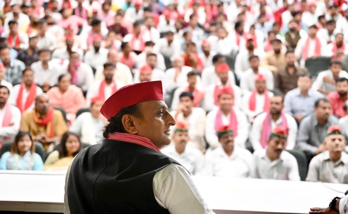 Akhilesh Yadav Amid BJP Infighting Buzz