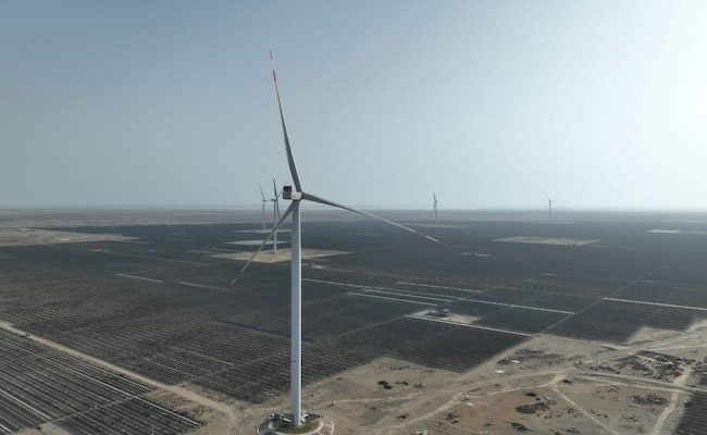 Read more about the article Adani Green Commissions 250 MW Wind Power Plant In Gujarat’s Khavda