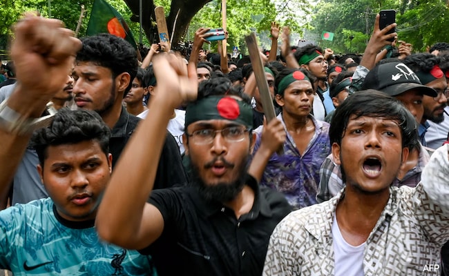 Read more about the article Bangladesh Students Continue Protests, Reject PM’s Justice Pledge