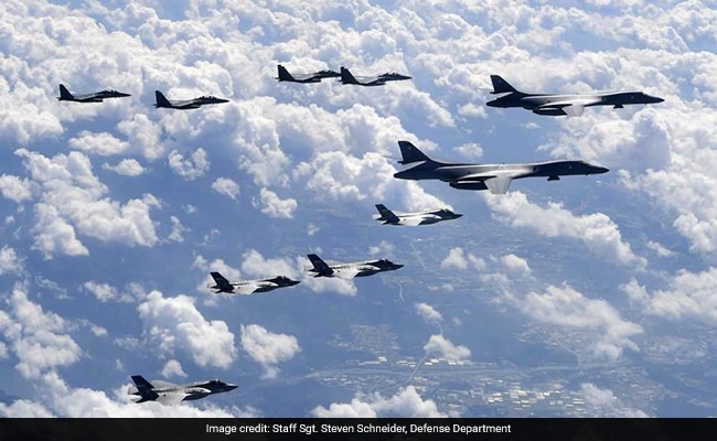 Read more about the article Russia Says It Intercepted US Bomber Planes Over Arctic