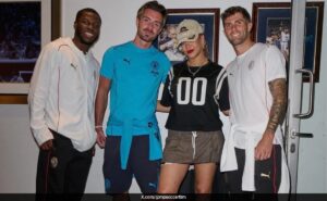 Read more about the article Boy Doesn’t Recognise Rihanna, Requests Her To Take A Pic With Footballer Jack Grealish