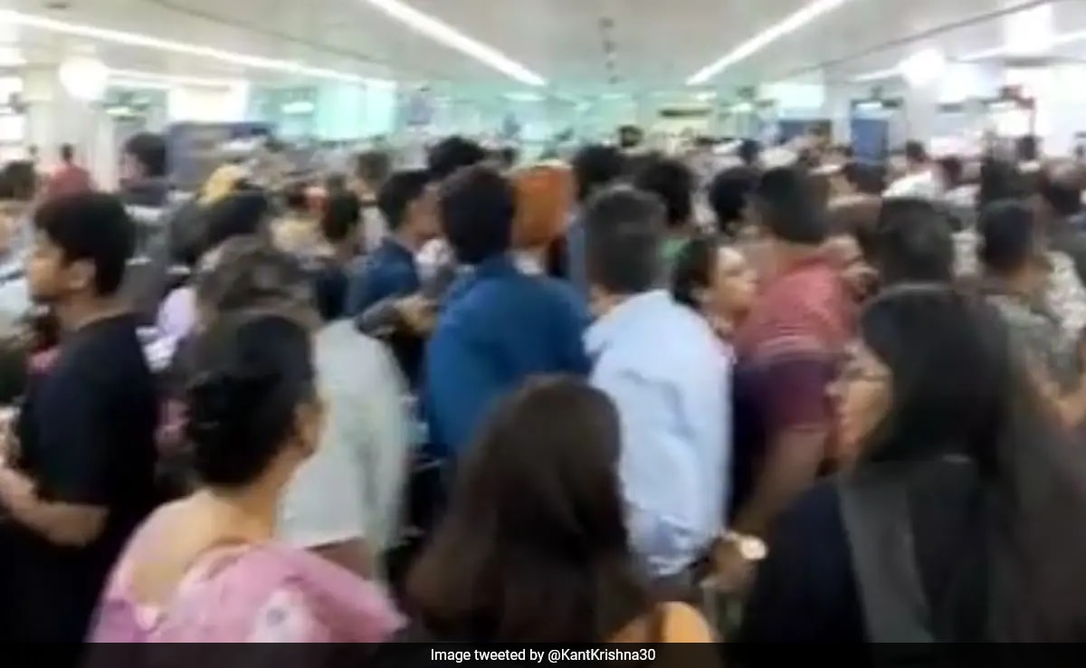 Read more about the article Edelweiss’ Radhika Gupta Caught In Delhi Airport Chaos, Shares Video