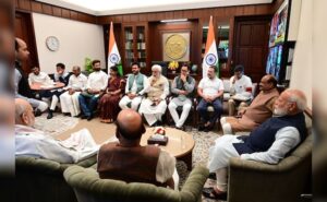 Read more about the article A Tea Meeting Attended By PM Modi, Rahul Gandhi