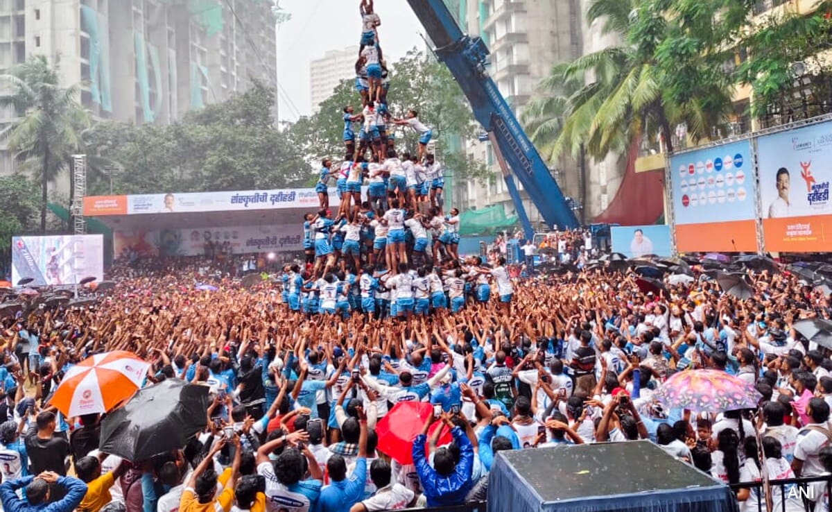 Read more about the article 245 Injured In Dahi Handi Celebrations In Mumbai, 32 Yet To Be Discharged