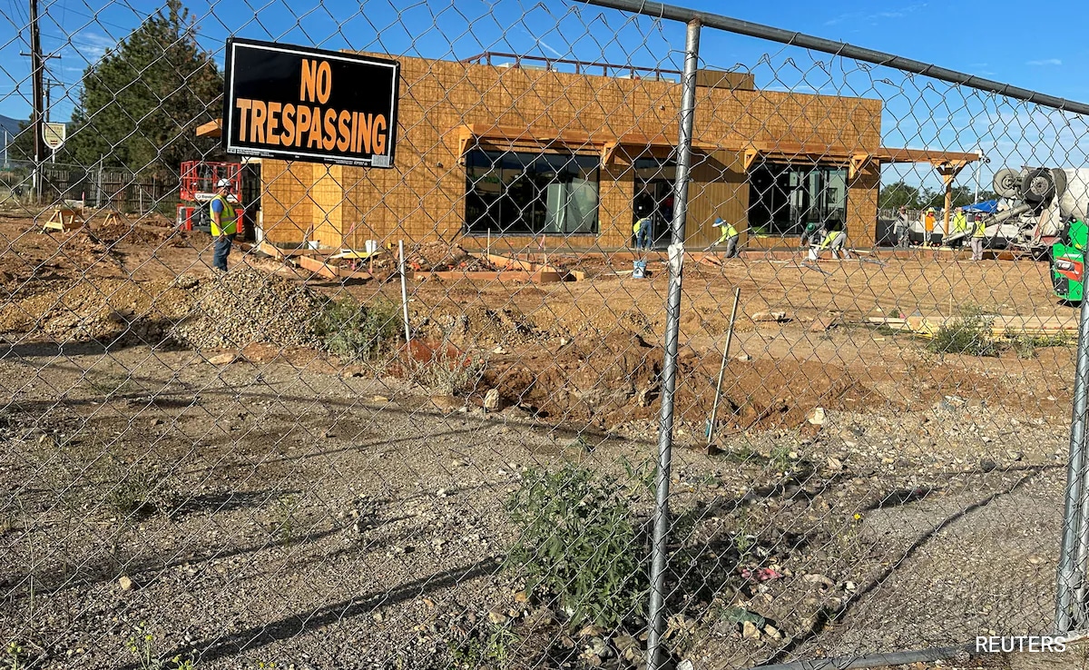 Starbucks In US' New Mexico Nicknamed 'Charbucks' After 2 Arson Attacks