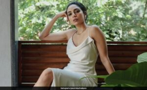 Read more about the article After Engagement To Samantha’s Ex-Husband Naga Chaitanya, Sobhita Dhulipala Radiated Summer Elegance In A Rs 4000 Zara Backless Satin Slip Dress