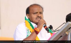 Read more about the article HD Kumaraswamy Attacks Siddaramaiah For “Double Standards” On Karnataka Governor