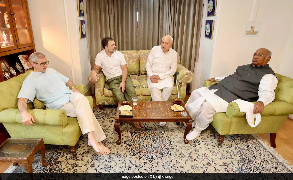 Read more about the article Congress-National Conference J&K Alliance Done But Discord Over Seats’ Math Rahul gandhi, Mallikarjun Kharge, Omar Abdullah, Farooq Abdullah