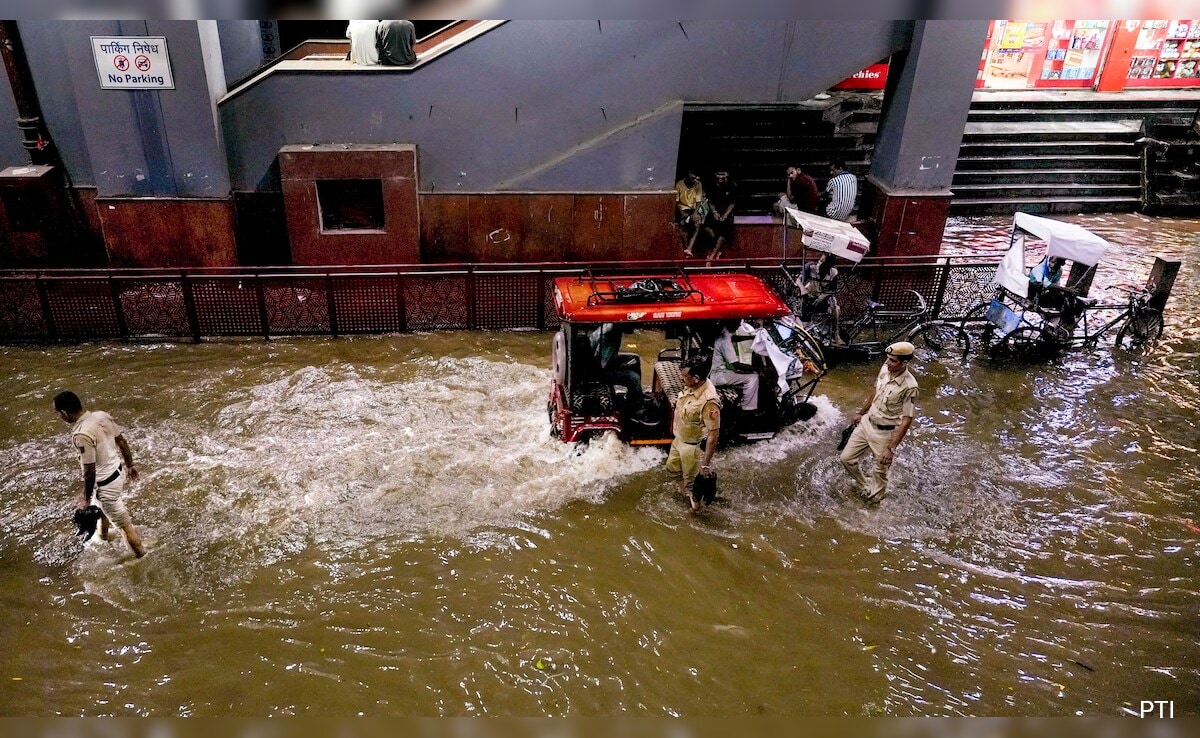 Read more about the article Delhi Records Over 100 mm Rainfall In An Hour, Waterlogging In Key Areas