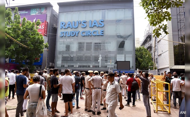 Read more about the article Probe Panel Blames Rau’s IAS, Civic Body For Delhi Basement Tragedy