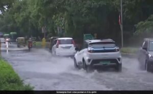 Read more about the article Delhi Drowns In Heavy Rain, Severe Waterlogging Reported