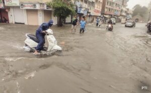 Read more about the article Hundreds Shifted To Safety Amid Heavy Rains In Gujarat