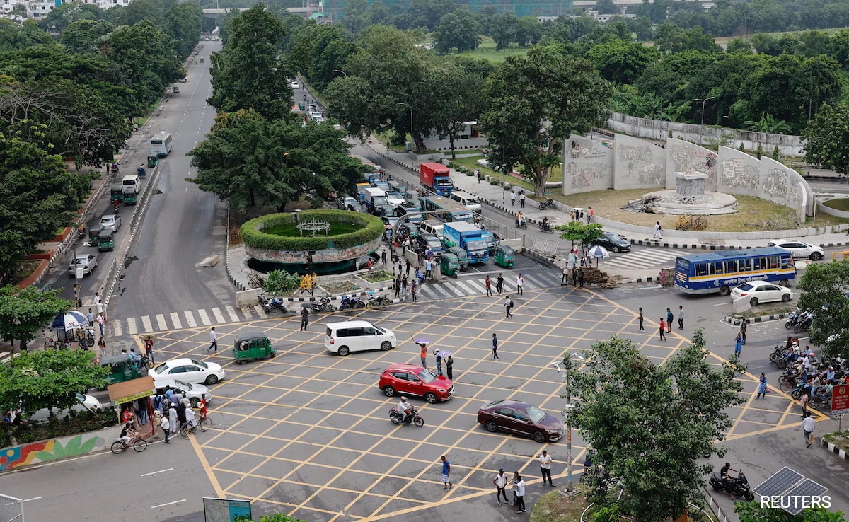 Read more about the article Bangladesh Garment Factories Reopen After Sheikh Hasina Ouster