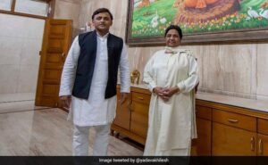 Read more about the article Rare Akhilesh Yadav-Mayawati Bonhomie Over Defamation Case Demand