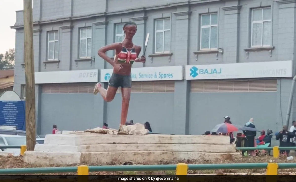 Read more about the article Kenyan Town Removes Athlete Statues After Uproar Online