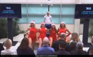 Read more about the article Australian TV Slammed After Pic Of “Sexy Santa” Dancers At Staff Meeting Goes Viral