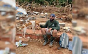 Read more about the article Pet Dog Reunites With Owner After 6 Days Due To Deadly Wayanad Landslide