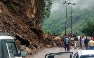 Read more about the article Heavy Rains, Landslides, Flash Floods Block 288 Roads In Himachal Pradesh