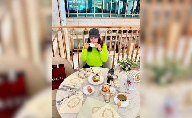 Hina Khan's Rare Day Out Features Hot Chocolate, Macarons And More