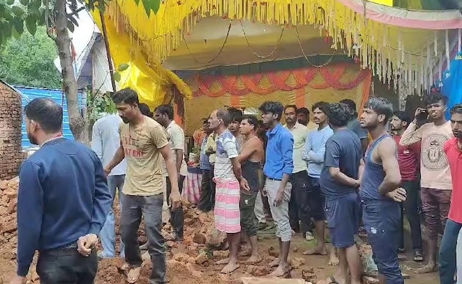 9 Killed After Madhya Pradesh Temple Wall Collapses During Religious Event