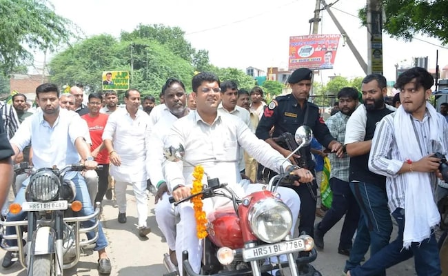 Dushyant Chautala Rides Bike At Rally Without Helmet. Fined Rs 2,000