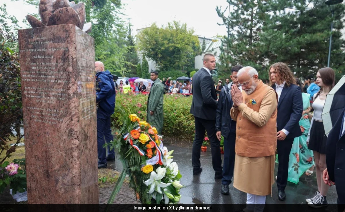 PM Modi Pays Homage At 'Good Maharaja Square' In Poland