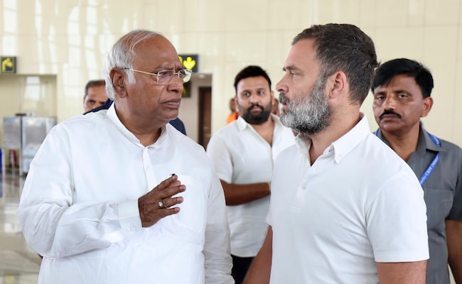 Rahul Gandhi, Mallikarjun Kharge Arrive in J&K Ahead of Assembly Polls