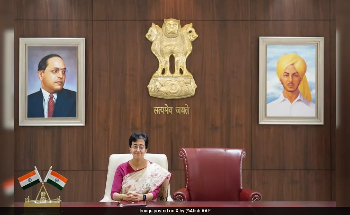 Read more about the article Atishi Takes Charge As Chief Minister With Grand Gesture For Arvind Kejriwal